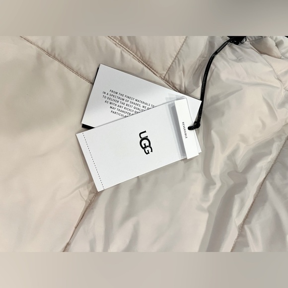 NEW UGG - Sydnee Reversible Puffer Vest - Picture 12 of 16